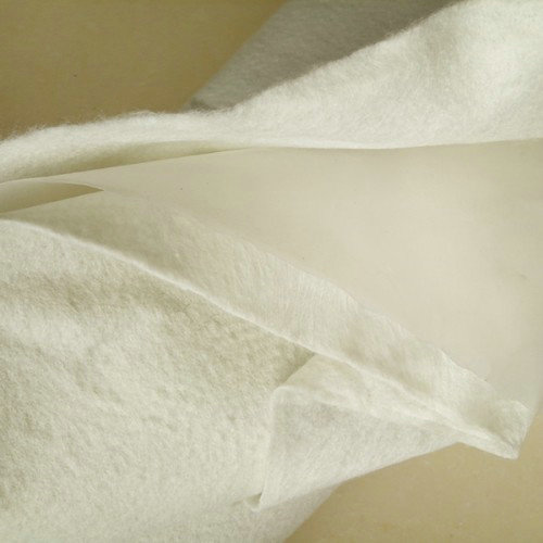 復合土工膜：兩布一膜